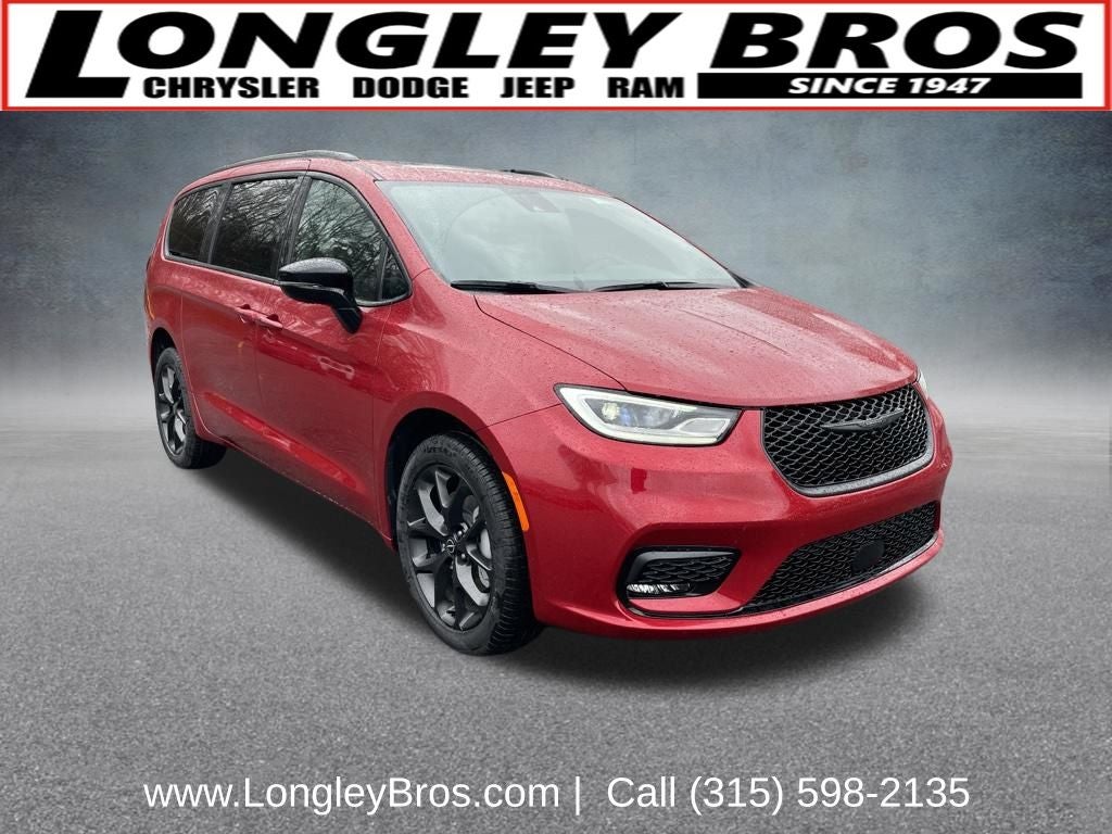 2026 Chrysler Pacifica Select in Red Hot Pearlcoat — front three-quarter view