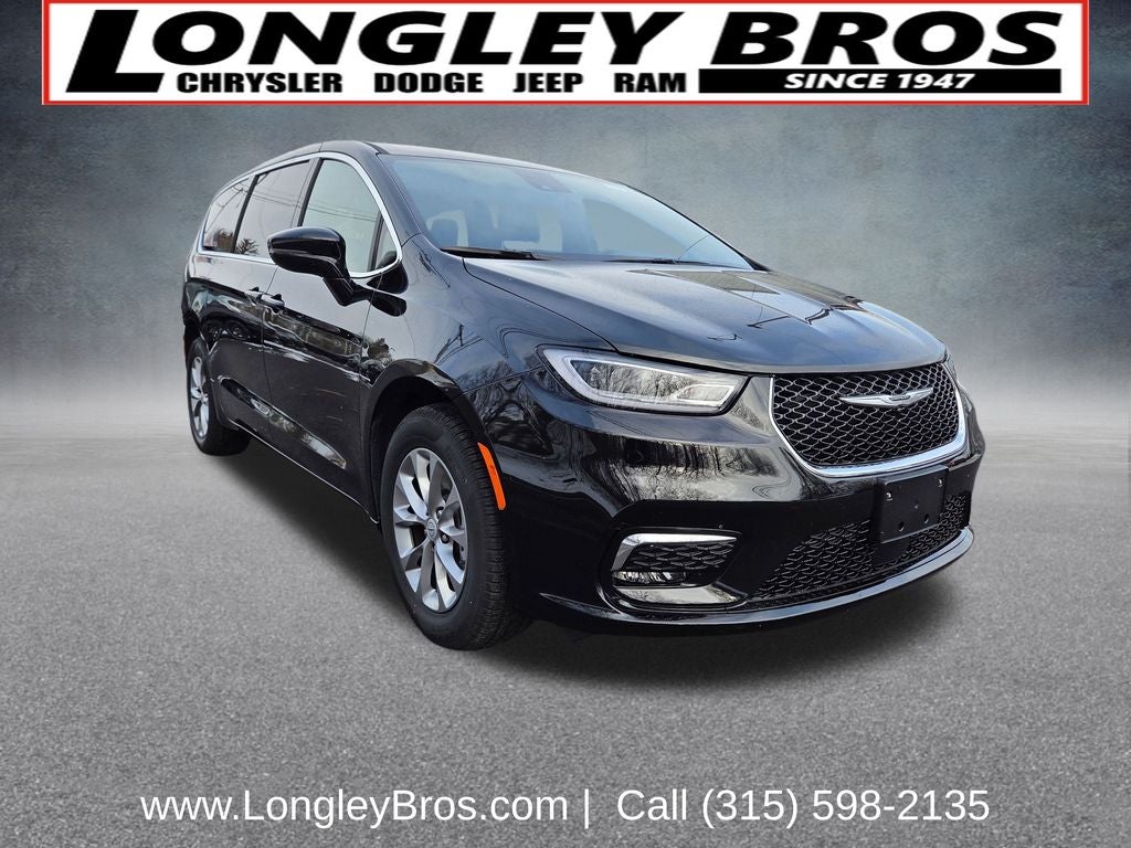 2026 Chrysler Pacifica Select in Diamond Black Crystal Pearlcoat — front three-quarter view