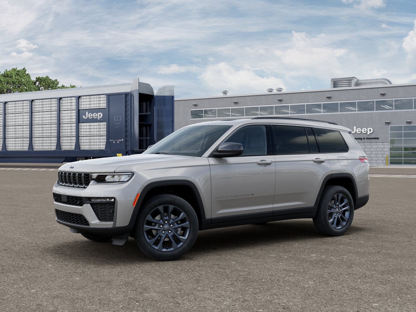 2026 Jeep Grand Cherokee GRAND CHEROKEE L 85TH ANNIVERSARY EDITION 4X4 in Silver Zynith Exterior Paint — front three-quarter view